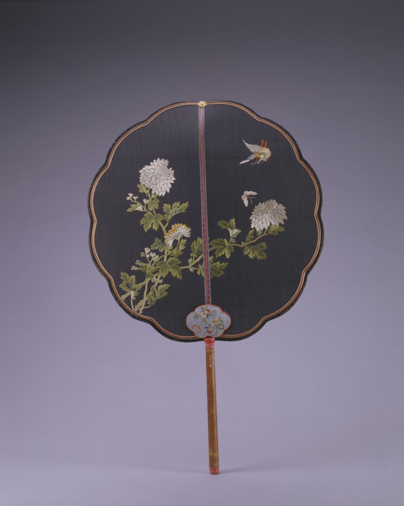 图片[1]-Black silk embroidered butterfly fan with bamboo handle-China Archive